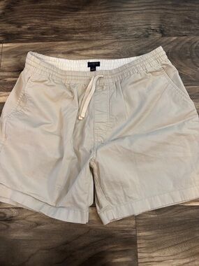 J. Crew. Casual Drawstring Shorts in Light Beige. Men Large